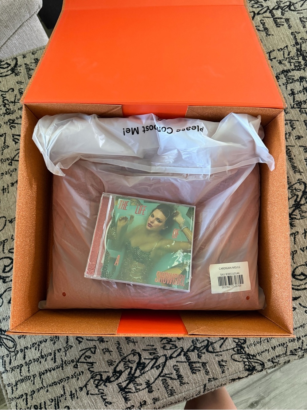 Taylor Swift The Life of a Showgirl Cardigan & CD & Box